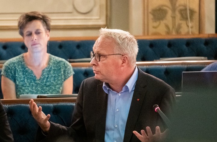 Peter Mertens legt steunmotie wet-Major voor op Antwerpse gemeenteraad